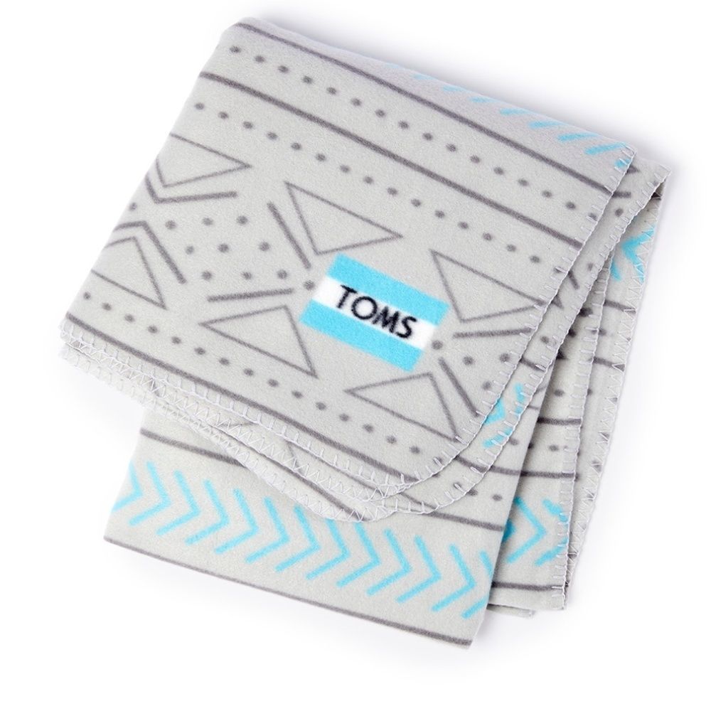 Tom's Polar Fleece Grey & Blue Throw Blanket NWT